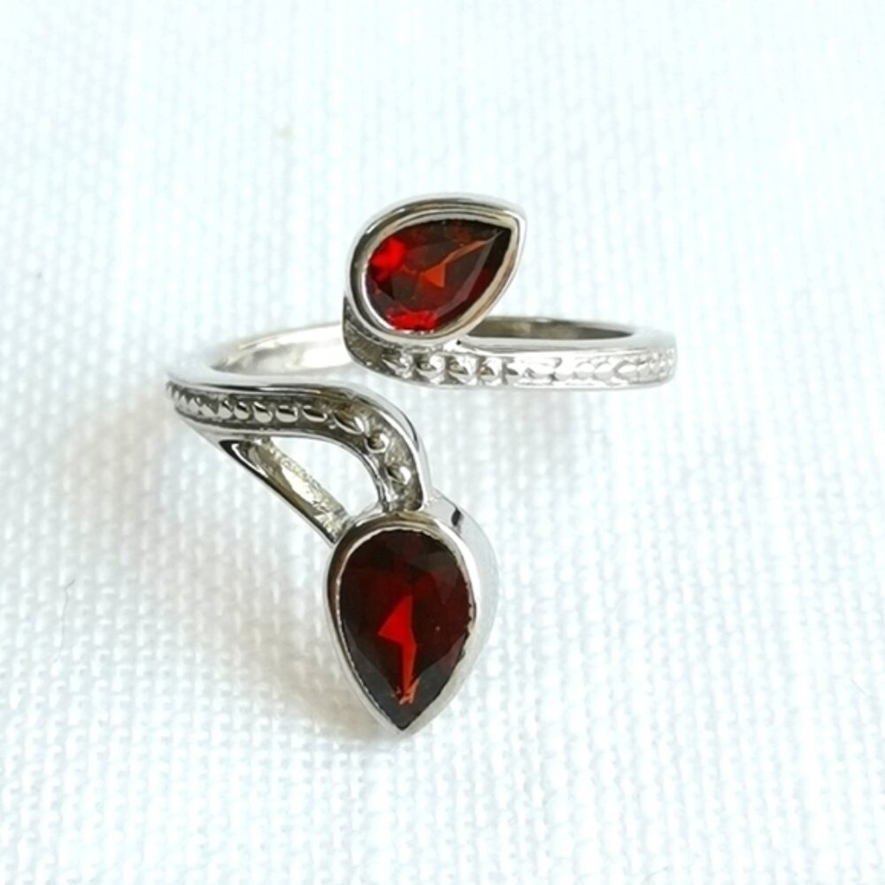 NEW sterling silver garnet gemstone ring size 7